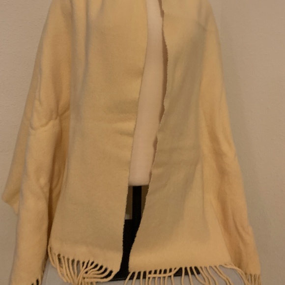 Lambswool Wrap Shawl - Picture 1 of 3